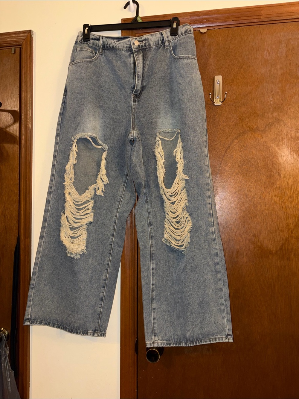 SHEIN Light Blue Distressed Wide-Leg Jeans
